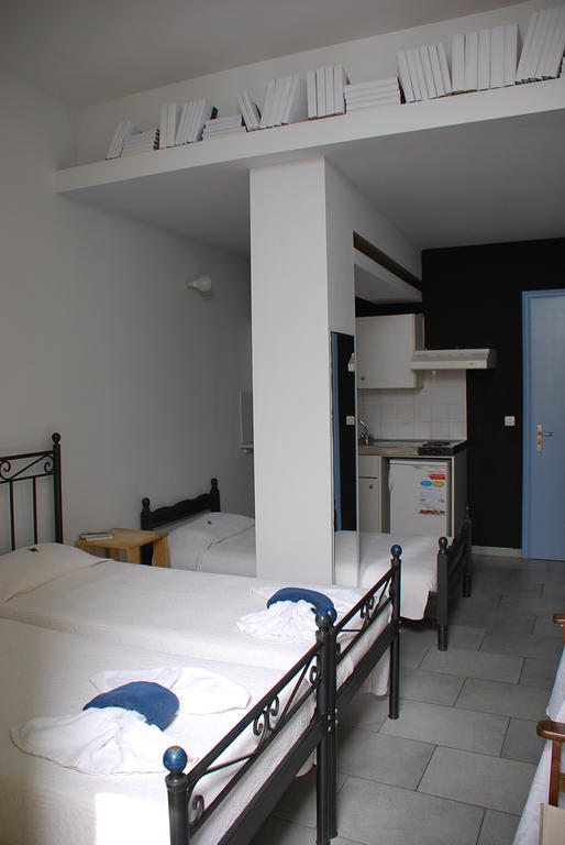 Oikeion Aparthotel Ερμούπολη Δωμάτιο φωτογραφία