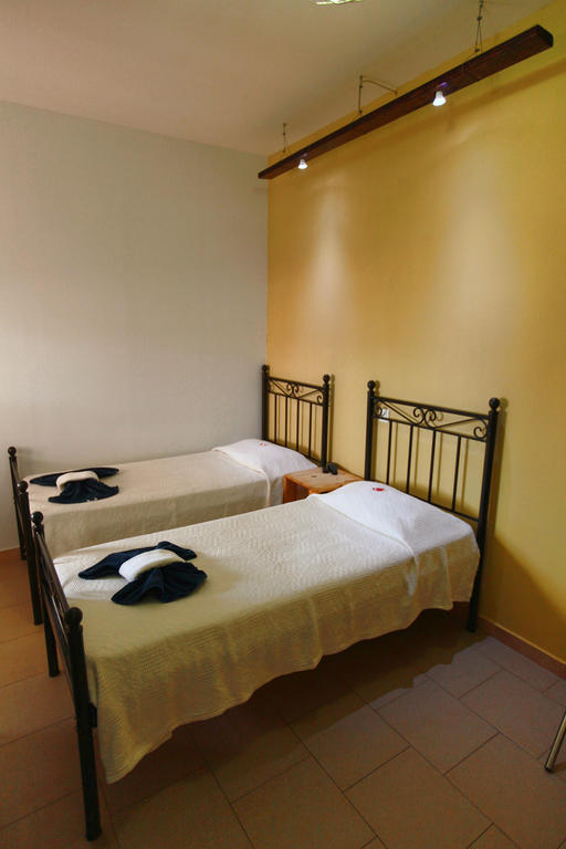 Oikeion Aparthotel Ερμούπολη Δωμάτιο φωτογραφία